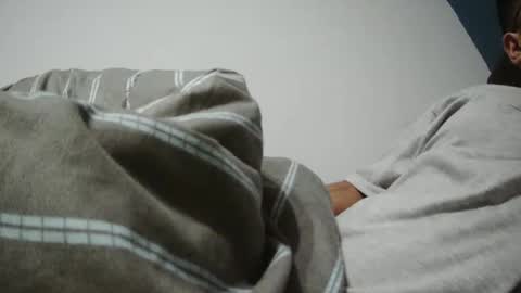 Snapshot of tiago2588 chatting on February 9, 2025, 11:57 pm tiago2588 online show from February 9, 2025, 11:57 pm