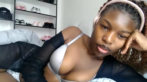 Snapshot of tiana_kay chatting on July 1, 2026, 9:44 am tiana_kay online show from July 1, 2026, 9:44 am