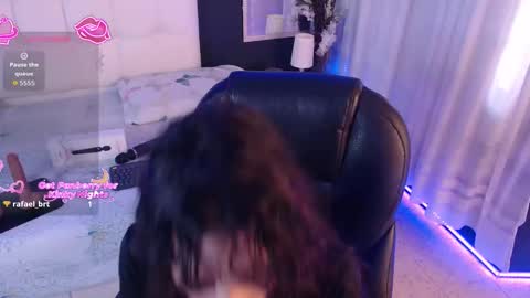 LIA online show from December 13, 2025, 7:53 pm