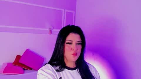 tiannagloww online show from February 23, 2026, 7:00 pm