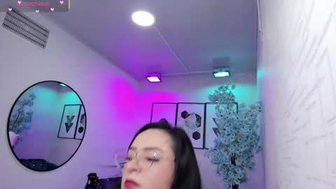 Tiara  online show from March 25, 2026, 3:34 am