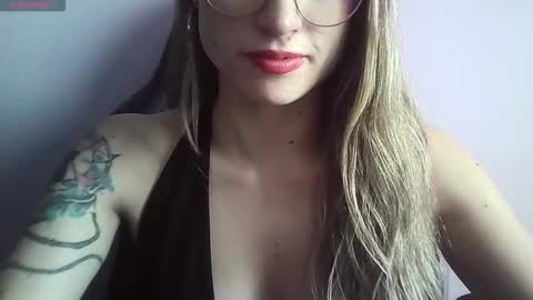 Snapshot of tifanny_a chatting on September 10, 2025, 9:15 pm Tifanny online show from September 10, 2025, 9:15 pm