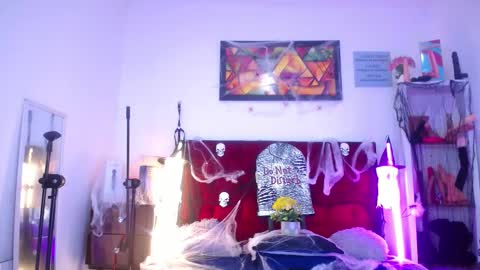 Tifanny Nails  online show from October 17, 2025, 12:30 pm