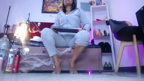 Tifanny Nails  online show from October 21, 2025, 12:17 pm