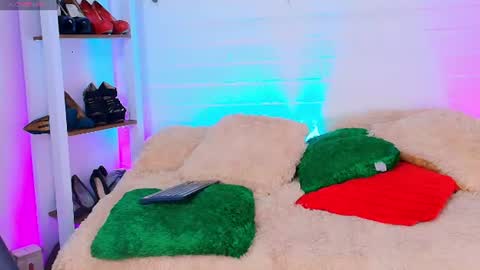 Tifanny Nails  online show from June 25, 2026, 6:34 pm