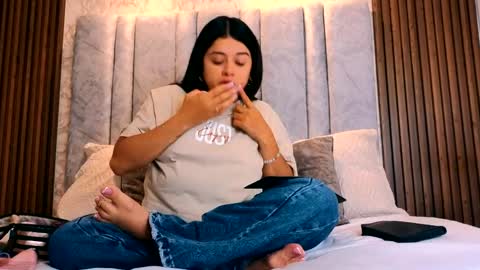 Tiff3 online show from April 6, 2026, 8:54 pm