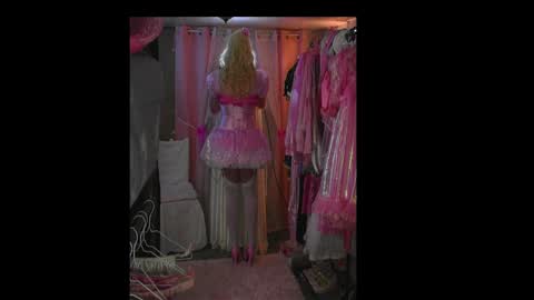 Snapshot of tiff_999 chatting on December 19, 2024, 11:46 pm Tiffany Adams online show from December 19, 2024, 11:46 pm