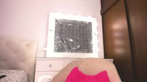 Snapshot of tiffanny_quinn chatting on February 28, 2025, 2:20 am Tiff online show from February 28, 2025, 2:20 am