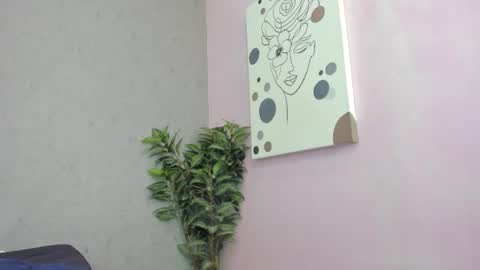 Snapshot of tiffany_mendez chatting on February 20, 2026, 12:05 pm tiffany_mendez online show from February 20, 2026, 12:05 pm