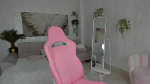 Tiffany Houston online show from April 29, 2026, 6:06 am