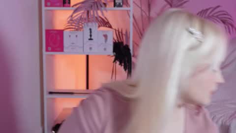 tiffanyjons online show from March 17, 2026, 6:11 pm