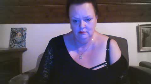TiffanyMature online show from April 3, 2026, 8:40 pm