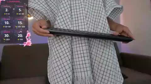 Tifany online show from February 15, 2026, 9:33 pm