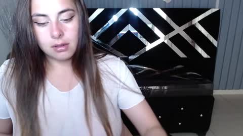Snapshot of tiina_a chatting on January 18, 2025, 7:58 pm Tiina online show from January 18, 2025, 7:58 pm