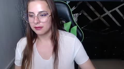 Snapshot of tiina_a chatting on February 7, 2025, 10:52 pm Tiina online show from February 7, 2025, 10:52 pm