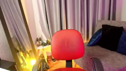 Snapshot of tiinajonus_ chatting on February 16, 2026, 3:35 am tiinajonus_ online show from February 16, 2026, 3:35 am