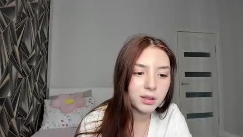 tillly_18 online show from June 18, 2026, 9:09 am