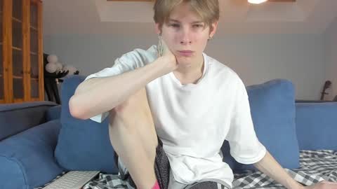 Snapshot of tim_milll chatting on December 17, 2024, 6:13 am Tim online show from December 17, 2024, 6:13 am