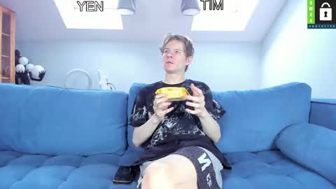 Snapshot of tim_milll chatting on March 7, 2025, 10:35 am Tim online show from March 7, 2025, 10:35 am