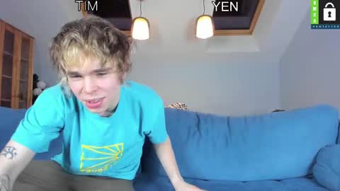 Snapshot of tim_milll chatting on March 7, 2025, 6:43 pm Tim online show from March 7, 2025, 6:43 pm