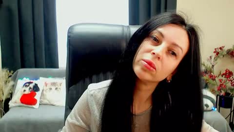 Snapshot of timeparadice chatting on April 8, 2026, 7:41 am Luisa online show from April 8, 2026, 7:41 am