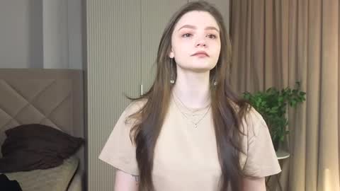 Kira online show from May 28, 2026, 7:11 pm