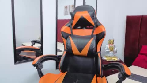 Evans  online show from October 10, 2025, 9:03 pm