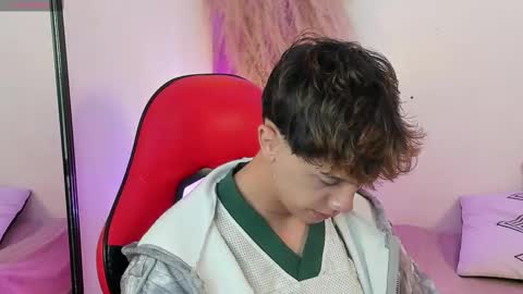 Timothy 21 years old online show from September 12, 2025, 8:31 pm