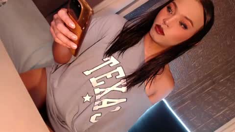 Snapshot of tina_allure chatting on July 20, 2026, 9:56 am Tina online show from July 20, 2026, 9:56 am