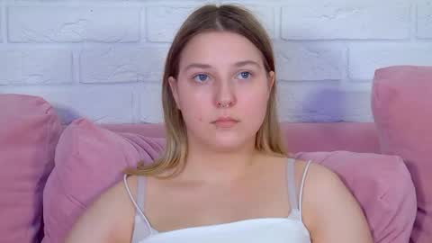 TinaBurton online show from May 19, 2026, 1:56 am