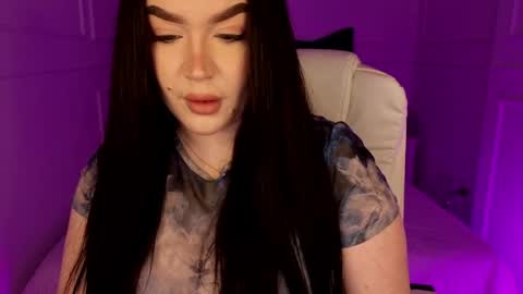 hi im curvy babyface girlie Tina online show from April 9, 2026, 7:25 am