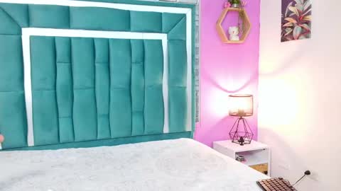 Snapshot of tinajones20 chatting on May 23, 2026, 1:15 pm Tina online show from May 23, 2026, 1:15 pm