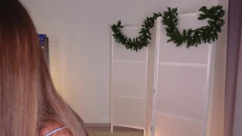 Tina online show from December 4, 2025, 2:15 pm