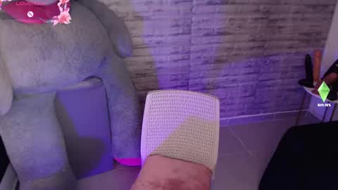 Snapshot of tinna__hottie chatting on February 10, 2026, 3:49 pm Tinna Goddess online show from February 10, 2026, 3:49 pm