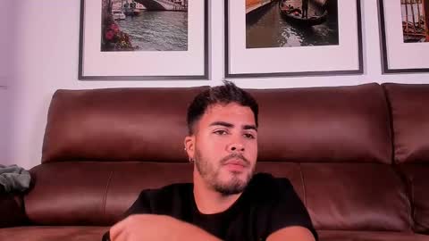 Snapshot of tinoclandestino chatting on December 1, 2024, 5:24 pm tinoclandestino online show from December 1, 2024, 5:24 pm