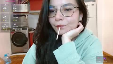 Tiny Caroline online show from December 24, 2024, 4:33 am