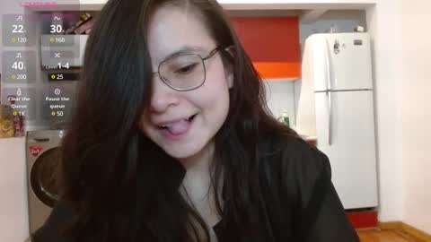 Tiny Caroline online show from March 6, 2025, 1:37 am