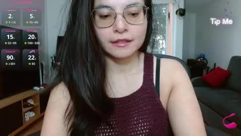 Tiny Caroline online show from April 21, 2026, 10:23 pm