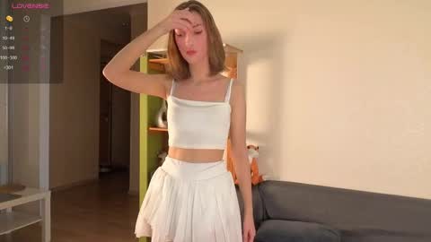 Lily online show from September 21, 2025, 1:24 pm