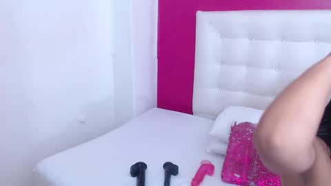 tiny_whore18 online show from March 11, 2025, 6:43 am