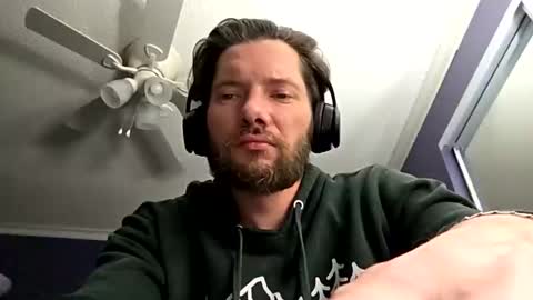 tinyguynicecock online show from April 1, 2026, 6:36 am