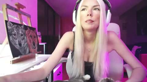 stage Kylie Sinner  brand CLITBAIT online show from October 16, 2025, 7:31 am