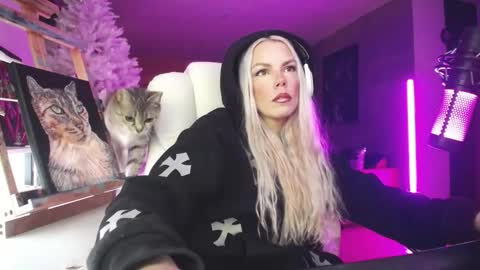 Snapshot of tinykylie chatting on February 7, 2026, 2:15 am stage Kylie Sinner brand CLITBAIT online show from February 7, 2026, 2:15 am