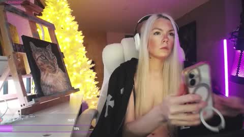 Snapshot of tinykylie chatting on February 21, 2026, 12:22 am stage Kylie Sinner brand CLITBAIT online show from February 21, 2026, 12:22 am