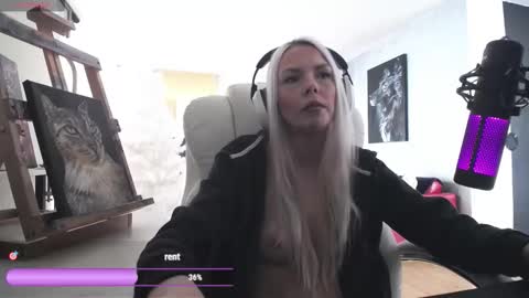 Snapshot of tinykylie chatting on February 22, 2026, 12:36 pm stage Kylie Sinner brand CLITBAIT online show from February 22, 2026, 12:36 pm