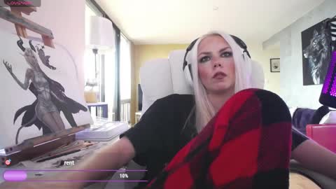 stage Kylie Sinner  brand CLITBAIT online show from April 3, 2026, 11:19 am