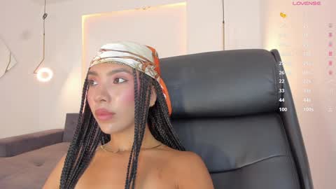 Luna  online show from January 21, 2025, 2:05 pm