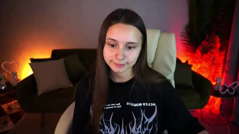 tinynataliee online show from June 29, 2026, 7:25 pm
