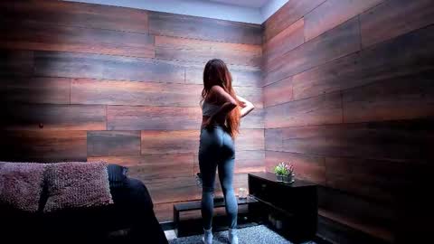 Instagram  tinyw0nder online show from October 18, 2025, 5:03 pm