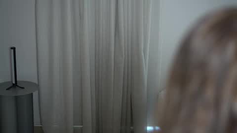 Snapshot of tinyxstar chatting on November 9, 2025, 11:52 am Lili online show from November 9, 2025, 11:52 am